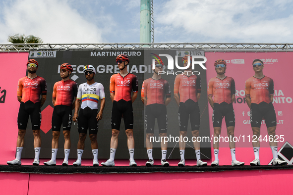 Geraint Thomas of The United Kingdom, Thymen Arensman of Netherlands, Tobias Foss of Norway, Filippo Ganna of Italy, Jhonatan Narvaez of Ecu...