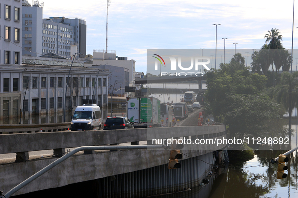 Porto Alegre, Brazil, on May 17, 2024 - The Mayor of Porto Alegre, Sebastiao Melo, is expanding the humanitarian corridor for the passage of...