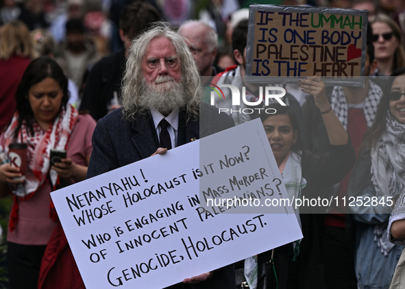 DUBLIN, IRELAND - MAY 18:
Pro-Palestinian activists from the Ireland Palestine Solidarity Campaign, supported by members of left-wing partie...