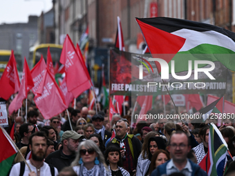 DUBLIN, IRELAND - MAY 18:
Pro-Palestinian activists from the Ireland Palestine Solidarity Campaign, supported by members of left-wing partie...