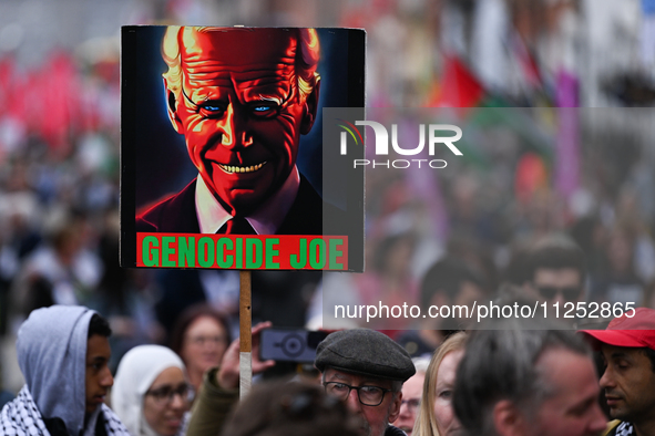 DUBLIN, IRELAND - MAY 18:
Pro-Palestinian activists from the Ireland Palestine Solidarity Campaign, supported by members of left-wing partie...