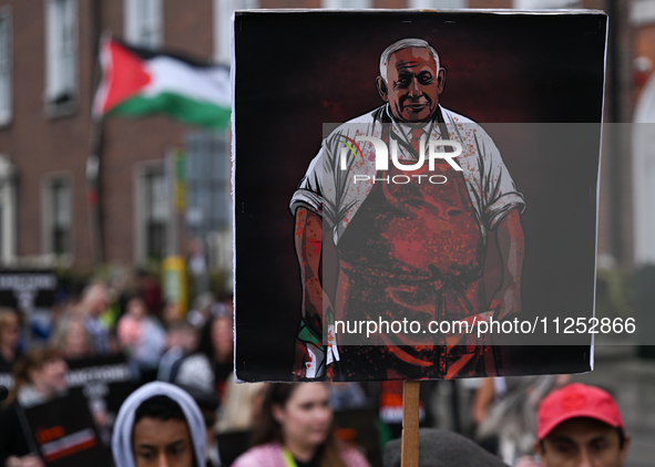 DUBLIN, IRELAND - MAY 18:
Pro-Palestinian activists from the Ireland Palestine Solidarity Campaign, supported by members of left-wing partie...