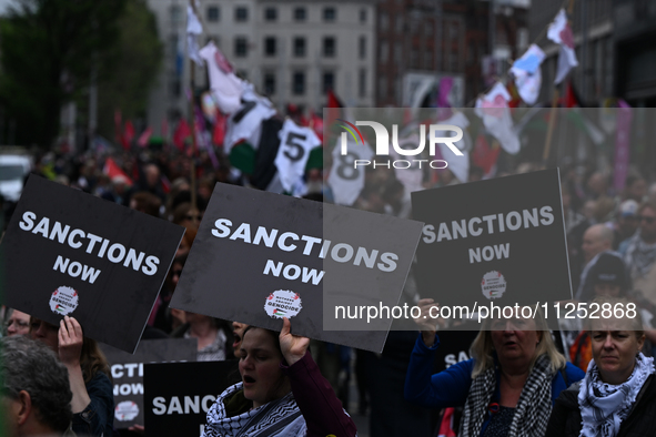 DUBLIN, IRELAND - MAY 18:
Pro-Palestinian activists from the Ireland Palestine Solidarity Campaign, supported by members of left-wing partie...