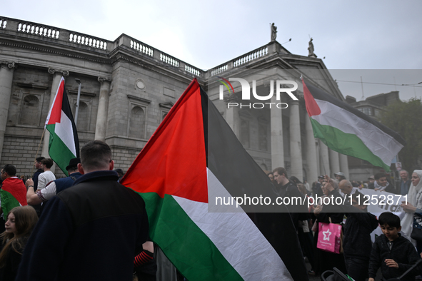 DUBLIN, IRELAND - MAY 18:
Pro-Palestinian activists from the Ireland Palestine Solidarity Campaign, supported by members of left-wing partie...