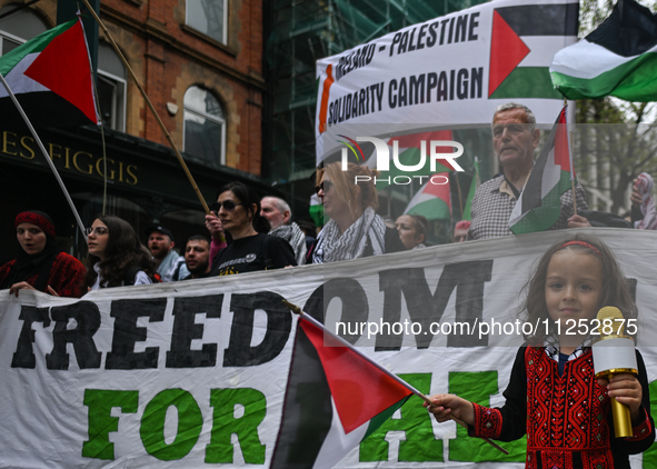 DUBLIN, IRELAND - MAY 18:
Pro-Palestinian activists from the Ireland Palestine Solidarity Campaign, supported by members of left-wing partie...