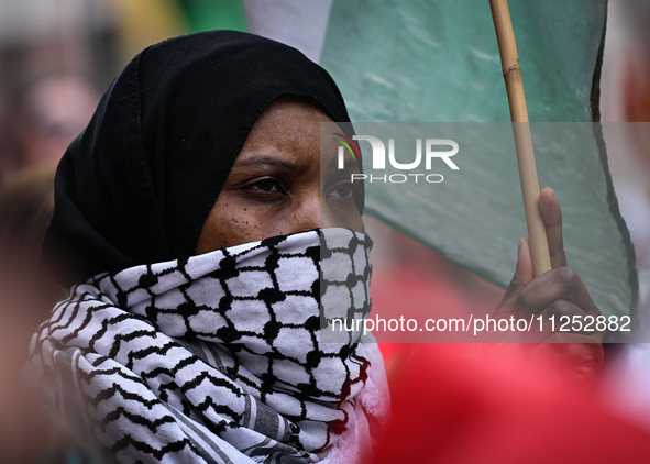 DUBLIN, IRELAND - MAY 18:
Pro-Palestinian activists from the Ireland Palestine Solidarity Campaign, supported by members of left-wing partie...