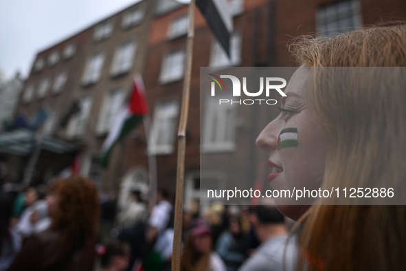 DUBLIN, IRELAND - MAY 18:
Pro-Palestinian activists from the Ireland Palestine Solidarity Campaign, supported by members of left-wing partie...