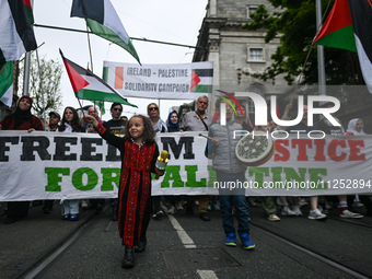 DUBLIN, IRELAND - MAY 18:
Pro-Palestinian activists from the Ireland Palestine Solidarity Campaign, supported by members of left-wing partie...