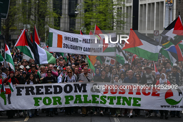 DUBLIN, IRELAND - MAY 18:
Pro-Palestinian activists from the Ireland Palestine Solidarity Campaign, supported by members of left-wing partie...