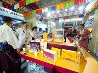 Visitors are visiting the green food exhibition area of the 32nd China International Health Industry Expo in Beijing, China, on May 20, 2024...