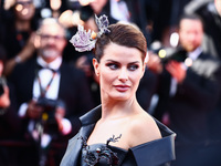  Isabeli Fontana attends the Red Carpet of the closing ceremony at the 77th annual Cannes Film Festival at Palais des Festivals on May 25, 2...
