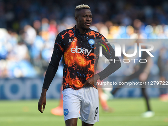 Victor Osimhen of SSC Napoli warms up before the Serie A TIM match between SSC Napoli and US Lecce at Stadio Diego Armando Maradona Naples I...