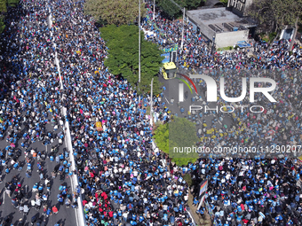 Faithful are participating in the 32nd March for Jesus promoted by the Renascer em Cristo Church in the Central region of Sao Paulo, on Thur...