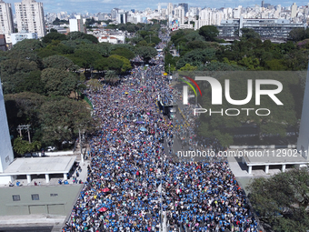 Faithful are participating in the 32nd March for Jesus promoted by the Renascer em Cristo Church in the Central region of Sao Paulo, on Thur...