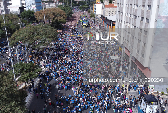 Faithful are participating in the 32nd March for Jesus promoted by the Renascer em Cristo Church in the Central region of Sao Paulo, on Thur...