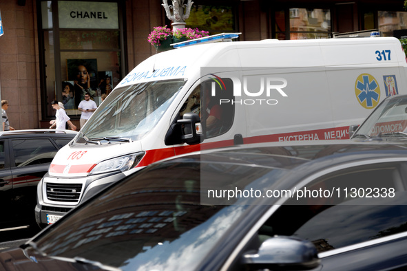 An ambulance is struggling through the traffic in the street of Kyiv, capital of Ukraine, in Kyiv, Ukraine, on June 3, 2024. NO USE RUSSIA....