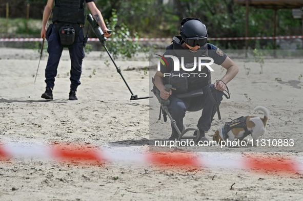 Mykhailo Iliev, head of the EOD unit of underwater and humanitarian demining of the Main Department of the State Emergency Service in Cherni...