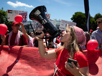 Thousands of pro-Palestinian demonstrators encircle the White House, forming a ‘red line’ to call for a end to Israel’s siege of Gaza, Washi...