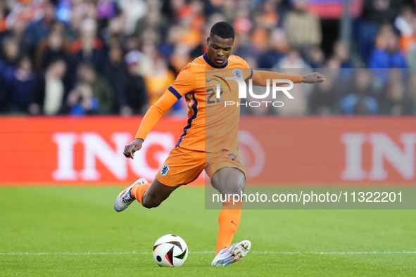 Denzel Dumfries Right Midfield of Netherland and Inter Milan during the international friendly match between Netherlands and Iceland at De K...