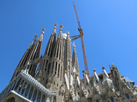 A crane is being installed in the Sagrada Familia to undertake the final works of the basilica. The 203-meter crane, of which there are only...