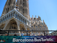 A crane is being installed in the Sagrada Familia to undertake the final works of the basilica. The 203-meter crane, of which there are only...