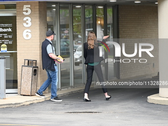 FBI agents are responding to US Bank to investigate a bank robbery. An armed bank robbery is occurring at US Bank in Elmhurst, Illinois, Uni...