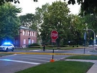 Chicago Police are blocking off roads at the scene of an early morning mass shooting. Four people are being shot in a mass shooting in Chica...