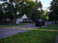 Chicago police are at the scene of an early morning mass shooting. Four people are being shot in a mass shooting in Chicago, Illinois, Unite...