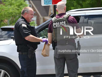 The Federal Bureau of Investigation (FBI) Violent Crime Task Force and Chicago Police are investigating a bank robbery at PNC Bank in Chicag...