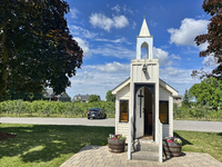 The Living Water Wayside Chapel in Niagara-on-the-Lake, Ontario, Canada, is holding the Guinness Book of World Records title for the smalles...