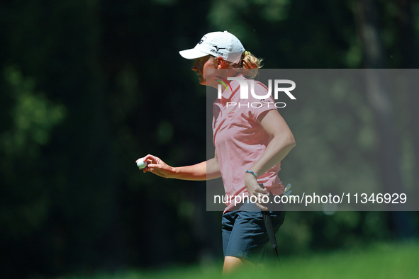 Stacy Lewis of the United States acknowledges the crowd after her birdie on the second green during Day One of the KPMG Women's PGA Champion...