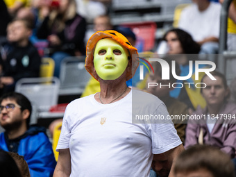 Mykhailo Mudryk of Ukraine is warming up  during the UEFA EURO 2024 group stage match between Slovakia and Ukraine at Düsseldorf Arena on Ju...