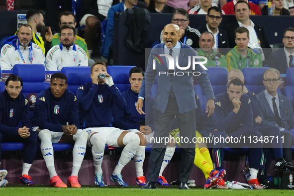 Luciano Spalletti head coach of Italy during the UEFA EURO 2024 group stage match between Spain and Italy at Arena AufSchalke on June 20, 20...