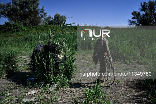 A soldier of a reconnaissance unit of the 128th separate mountain assault brigade of the Zakarpattia region is partaking in a fire training...