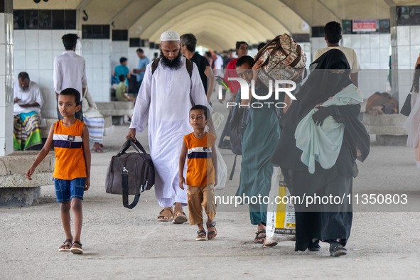 Holidaymakers Are Returning To The Capital From Different Parts Of The Country Following The Eid Holidays At Kamalapur Railway Station, in D...