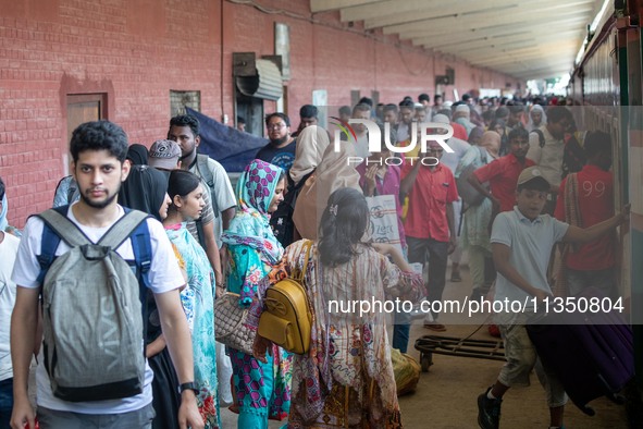 Holidaymakers Are Returning To The Capital From Different Parts Of The Country Following The Eid Holidays At Kamalapur Railway Station, in D...