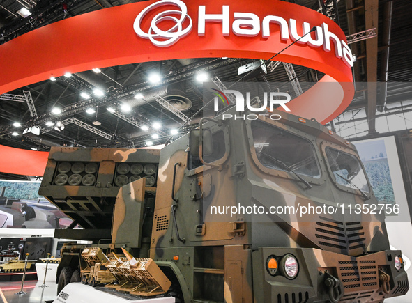 VILLEPINTE, FRANCE - JUNE 21: 
The K239 Chunmoo rocket artillery system of the South Korean military, on display at the Eurosatory Defense a...