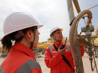 Workers are carrying out a special inspection of equipment in the gas pipeline network that crosses the Yellow River and deserts in Zhongwei...