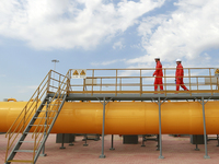 Workers are carrying out a special inspection of equipment in the gas pipeline network that crosses the Yellow River and deserts in Zhongwei...