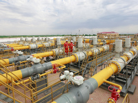 Workers are carrying out a special inspection of equipment in the gas pipeline network that crosses the Yellow River and deserts in Zhongwei...