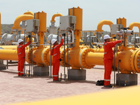 Workers are carrying out a special inspection of equipment in the gas pipeline network that crosses the Yellow River and deserts in Zhongwei...