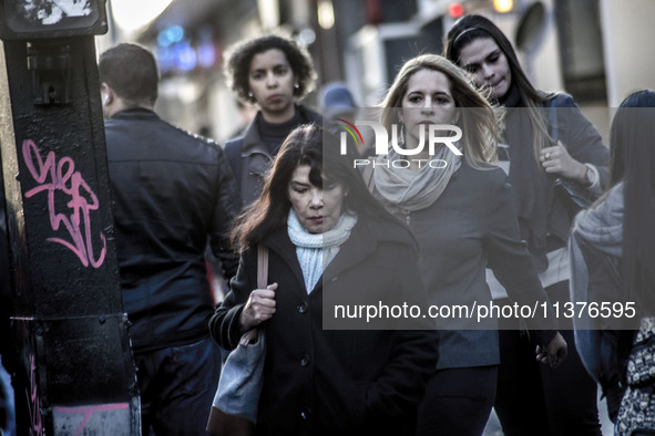 Pedestrians are facing a freezing winter morning on Avenida Paulista in Sao Paulo, on July 01, 2024. 