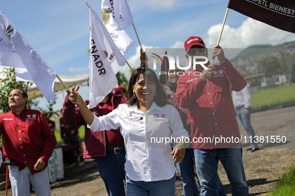 Engineer Columba Lopez Gutierrez, Director of Natural Resources and Rural Development (CORENADR), is giving the starting signal for the ''Gr...