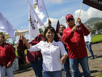 Engineer Columba Lopez Gutierrez, Director of Natural Resources and Rural Development (CORENADR), is giving the starting signal for the ''Gr...