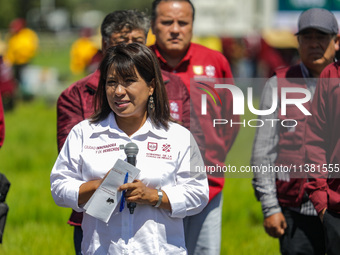 Engineer Columba Lopez Gutierrez, Director of Natural Resources and Rural Development (CORENADR), is giving the starting signal for the ''Gr...