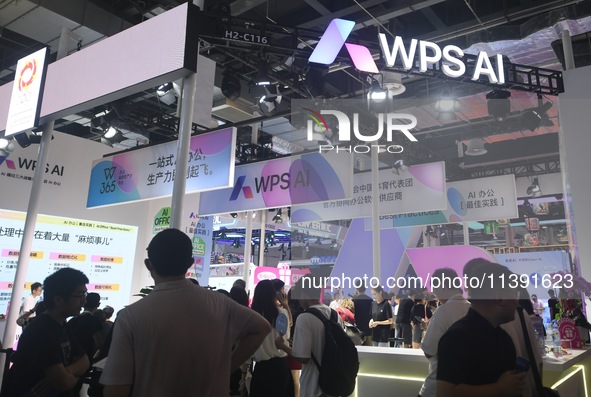 Visitors are visiting the WPS AI 2.0 version launched by Kingsoft Office at the 2024 World Artificial Intelligence Conference in Shanghai, C...