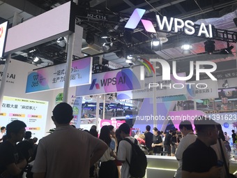 Visitors are visiting the WPS AI 2.0 version launched by Kingsoft Office at the 2024 World Artificial Intelligence Conference in Shanghai, C...