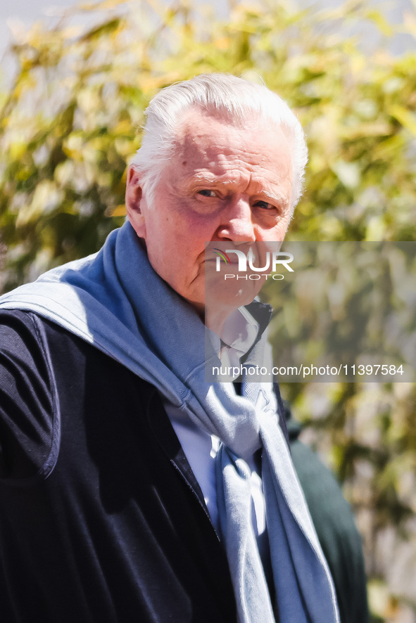 Jon Voight is arriving at the photocall of Megalopolis during the 77th Festival de Cannes in Cannes, France, on May 17, 2024 