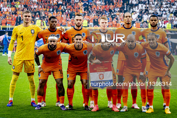 The Netherlands team is posing for a photo during the match between the Netherlands and England (EURO 2024) at the BVB Stadion Dortmund for...