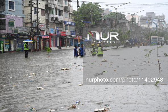 The drum of incessant rainfall woke the people of Dhaka city on Friday as a heavy monsoon shower poured down on the capital.

The rain, wh...